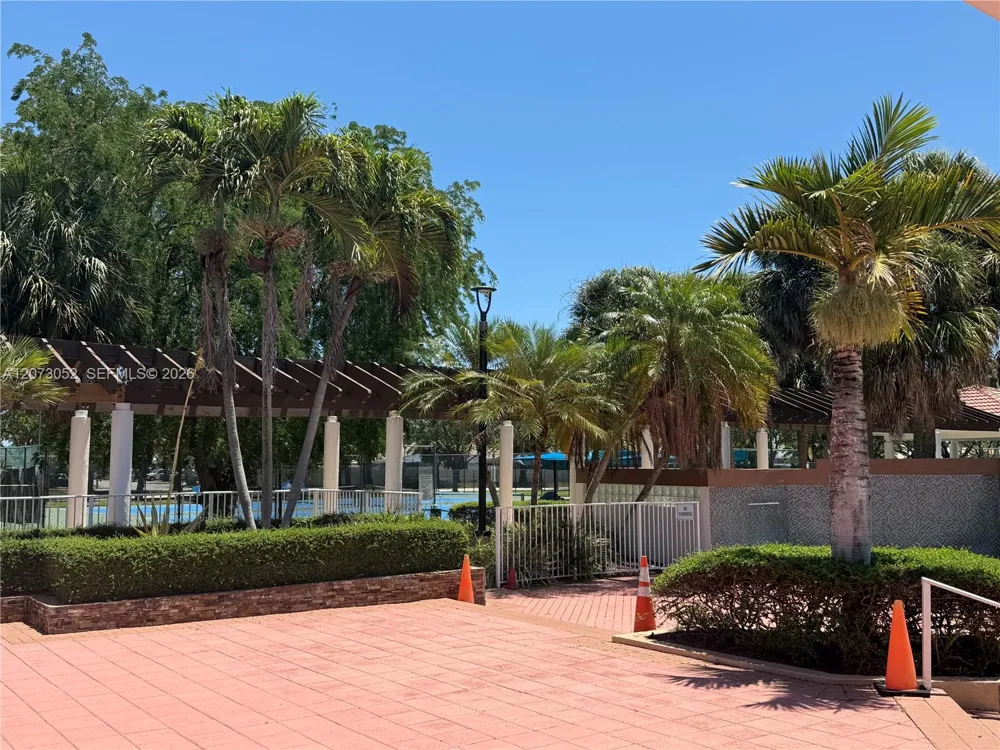 9716 Hammocks Blvd #101 Miami, FL 33196