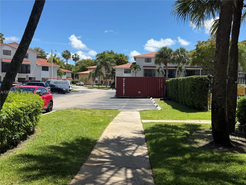 9716 Hammocks Blvd #101 Miami, FL 33196