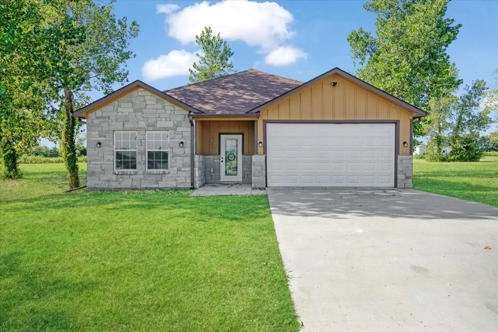 300 Private Road 36008 Honey Grove, TX 75446