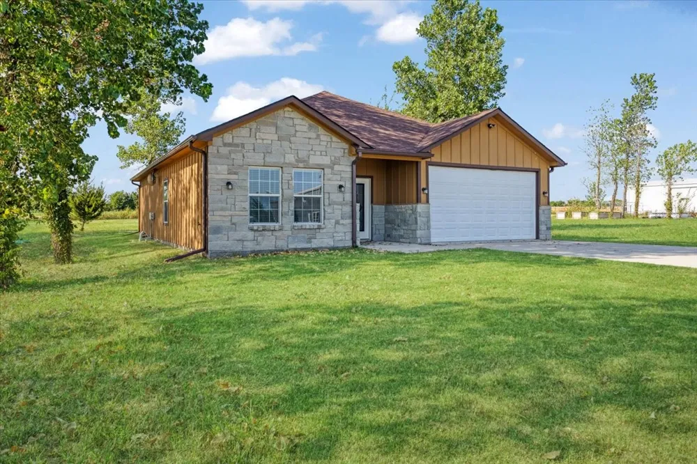 300 Private Road 36008 Honey Grove, TX 75446