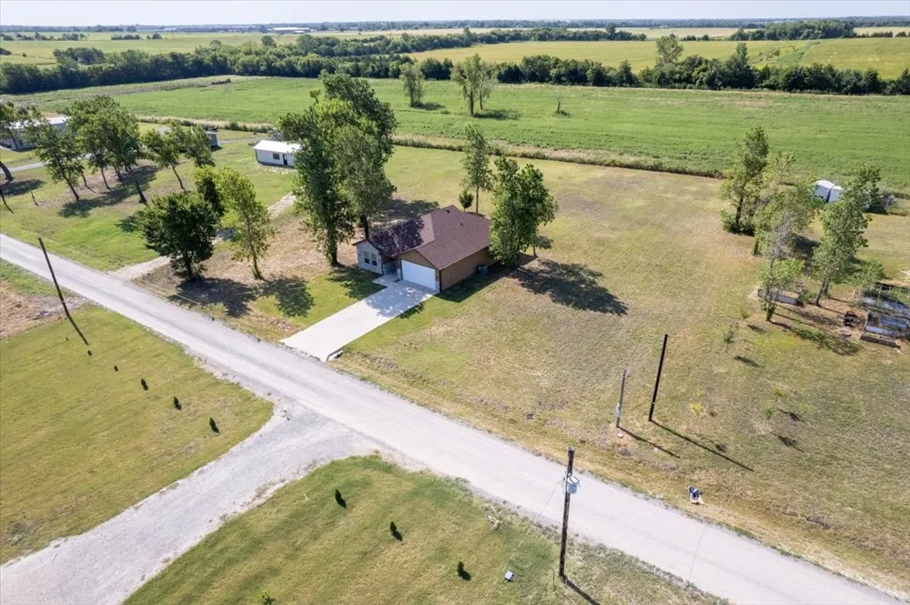 300 Private Road 36008 Honey Grove, TX 75446