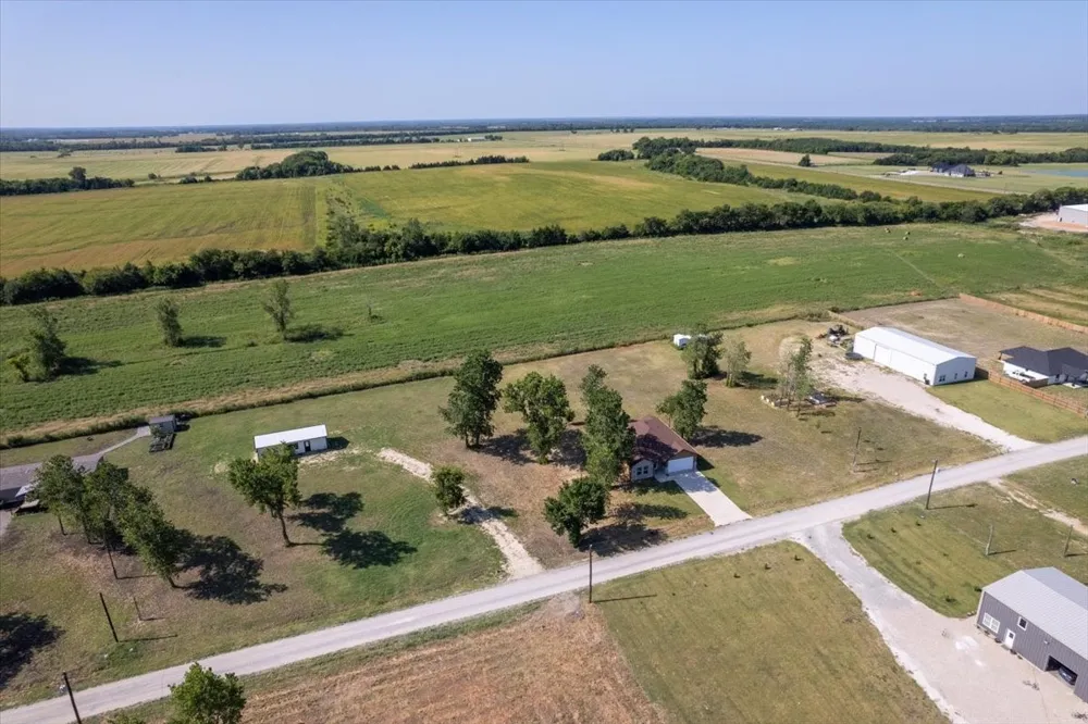 300 Private Road 36008 Honey Grove, TX 75446