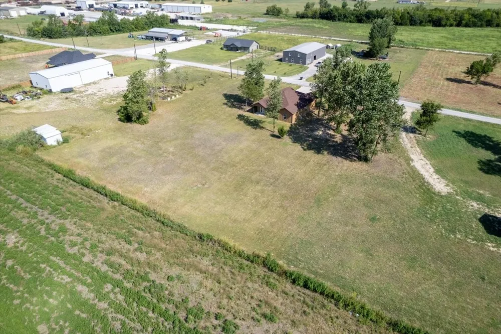 300 Private Road 36008 Honey Grove, TX 75446