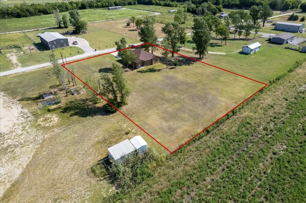 300 Private Road 36008 Honey Grove, TX 75446
