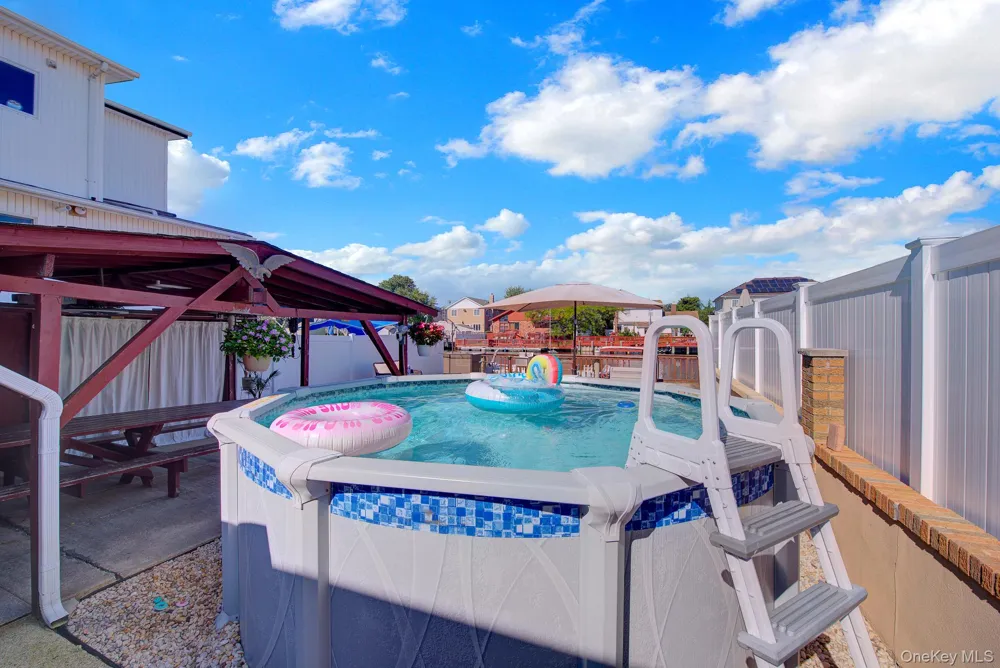 76 Suffolk Road Island Park, NY 11558