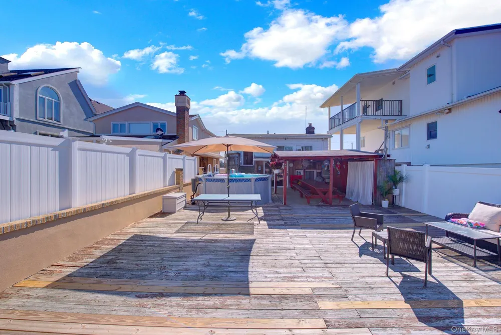 76 Suffolk Road Island Park, NY 11558