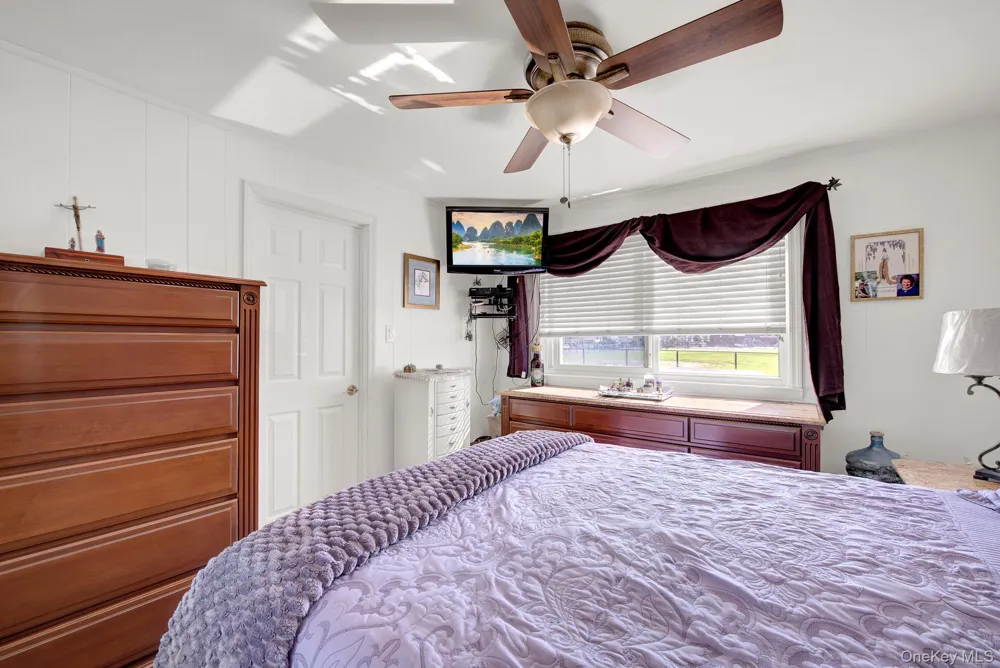 76 Suffolk Road Island Park, NY 11558