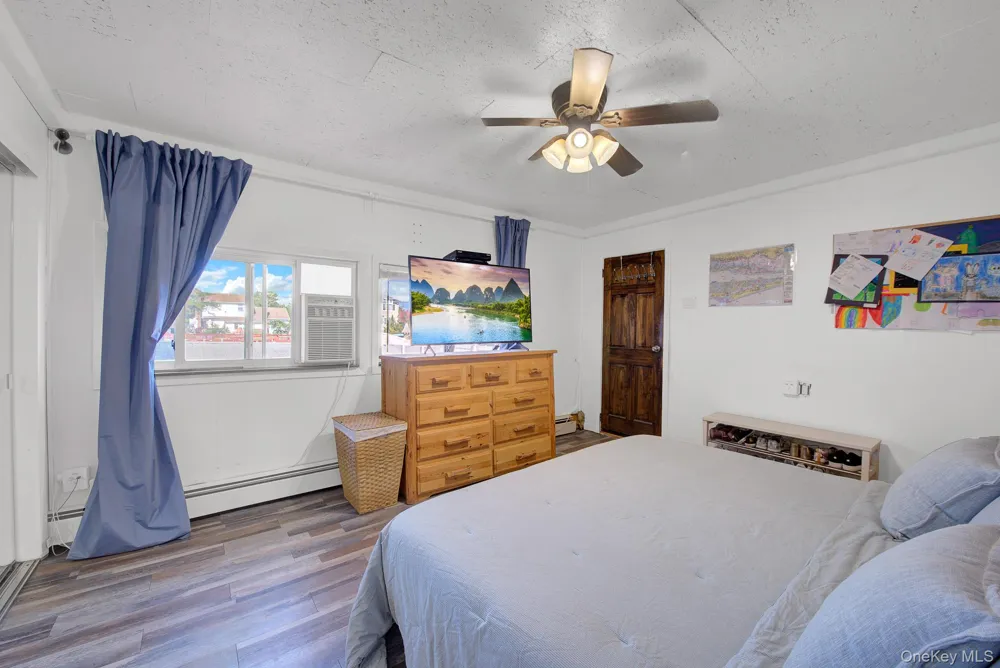 76 Suffolk Road Island Park, NY 11558