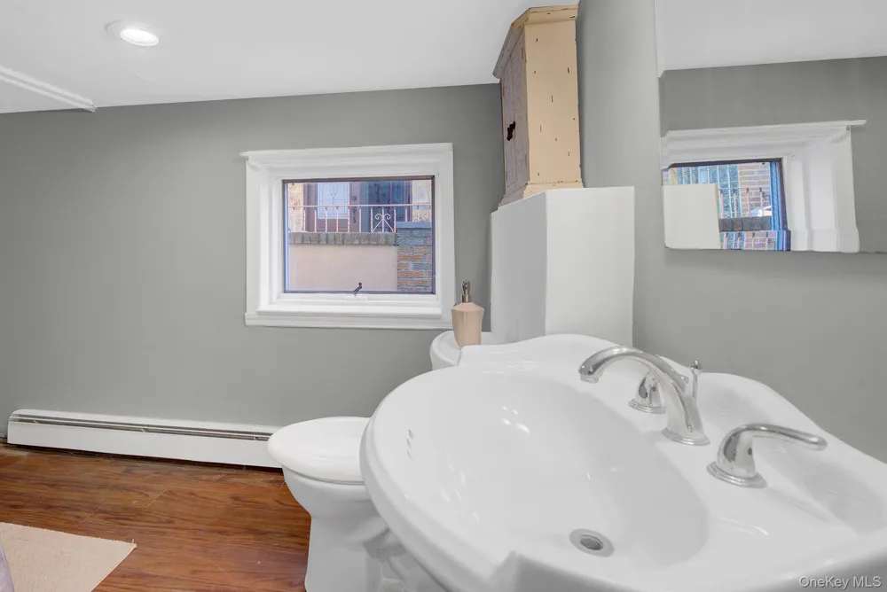76 Suffolk Road Island Park, NY 11558