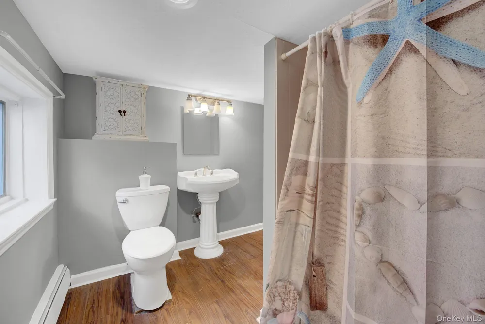 76 Suffolk Road Island Park, NY 11558