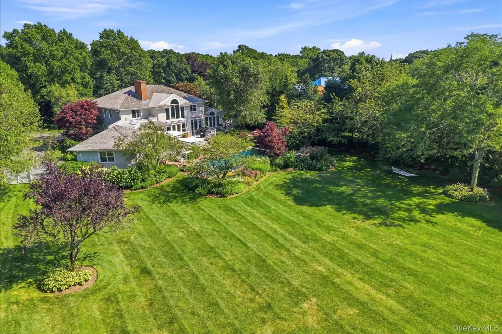 27 Cedar Lane Remsenburg, NY 11960