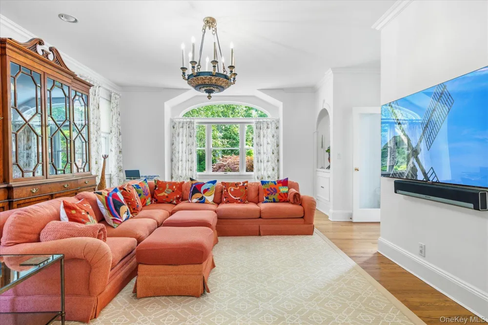 27 Cedar Lane Remsenburg, NY 11960