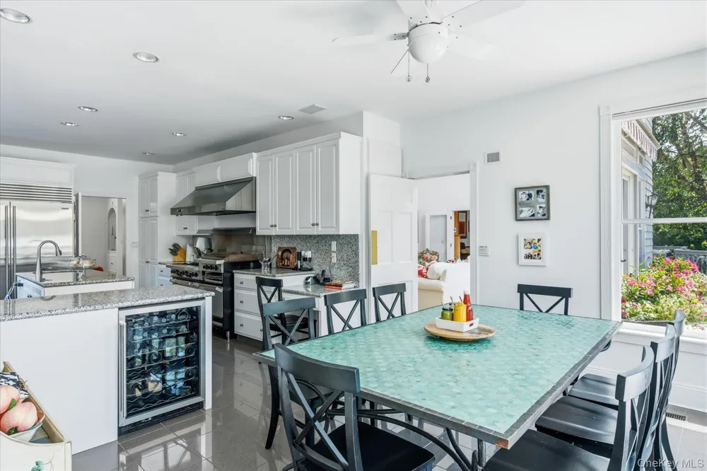 27 Cedar Lane Remsenburg, NY 11960