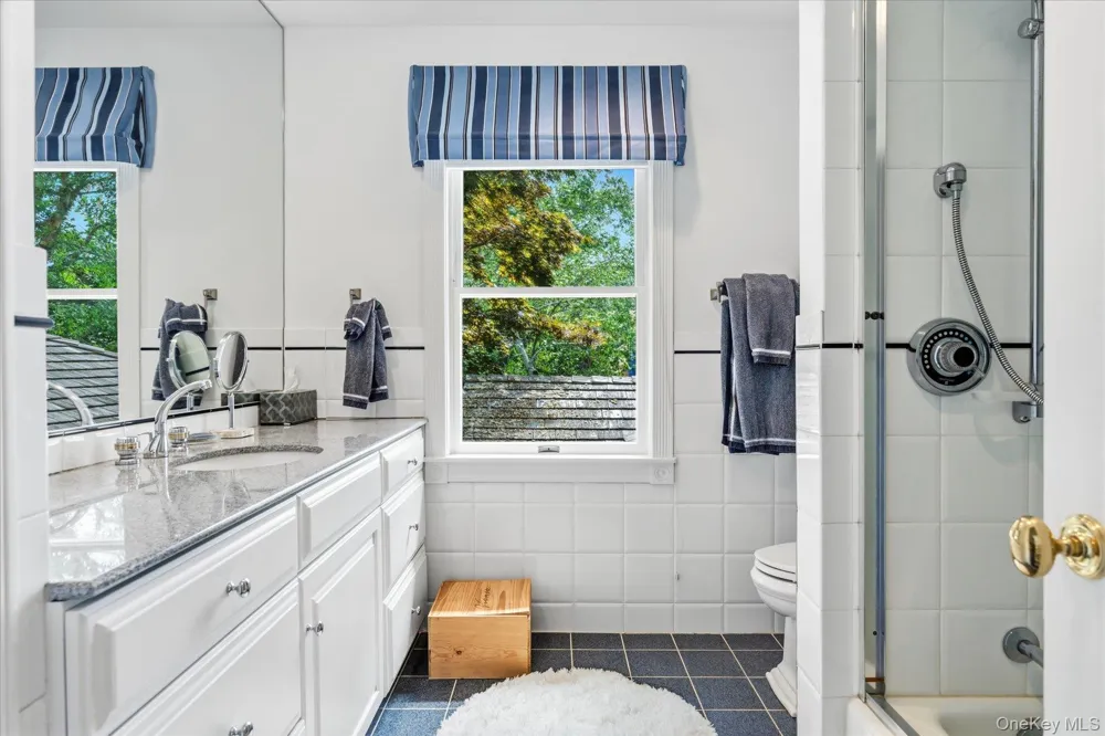 27 Cedar Lane Remsenburg, NY 11960