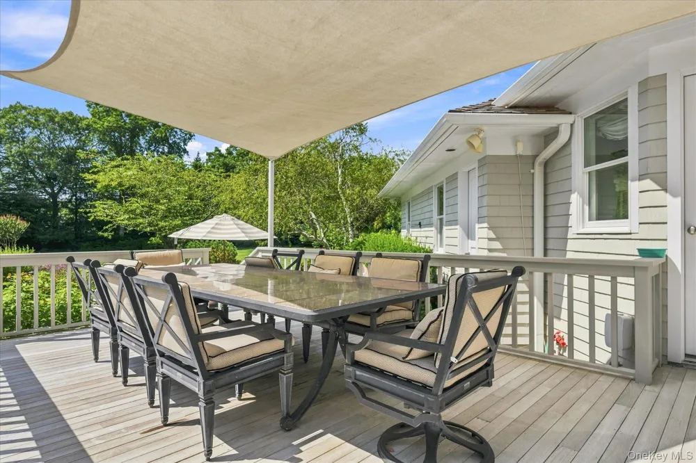 27 Cedar Lane Remsenburg, NY 11960