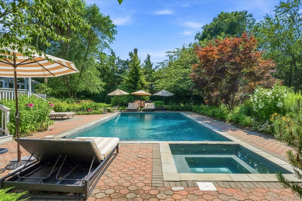 27 Cedar Lane Remsenburg, NY 11960