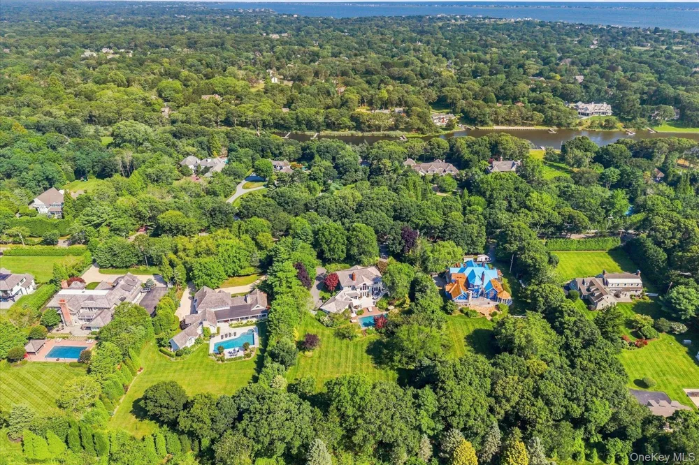 27 Cedar Lane Remsenburg, NY 11960