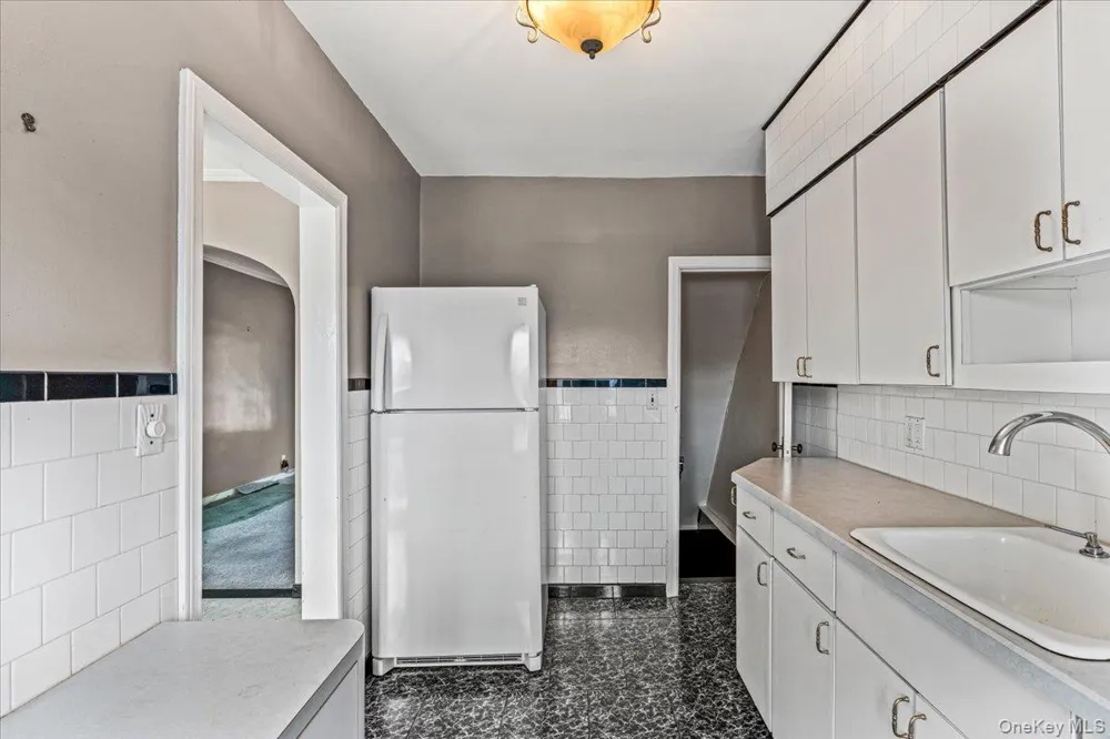 8288 61st Road Middle Village, NY 11379