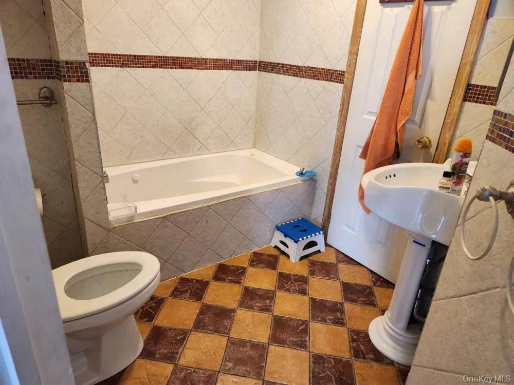 223 Beach 3rd Street Far Rockaway, NY 11691
