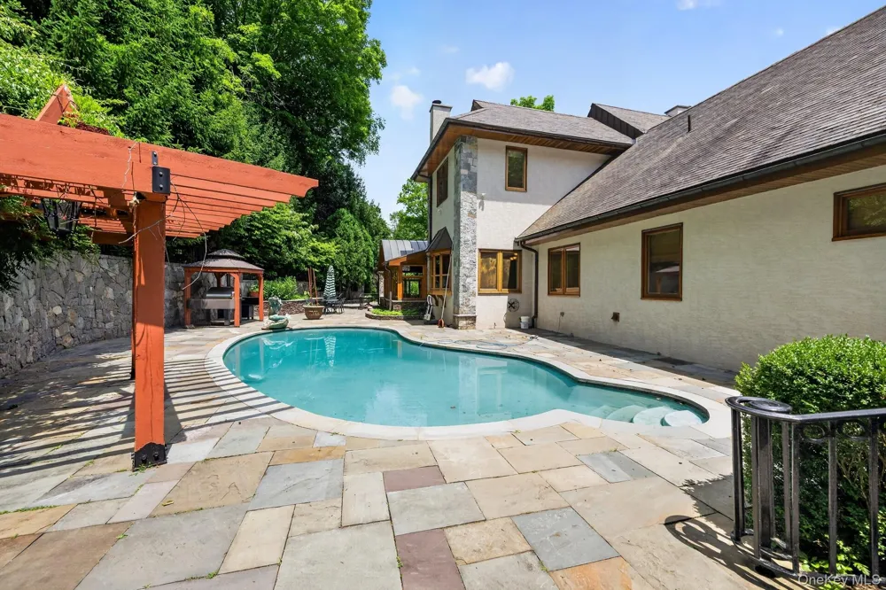 23 Inningwood Road Ossining, NY 10562
