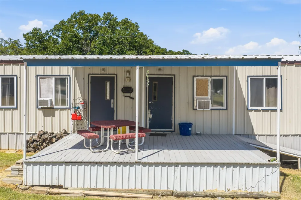 9817 Polecat Kingston, OK 73439