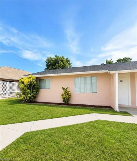 712 SW 3rd Court