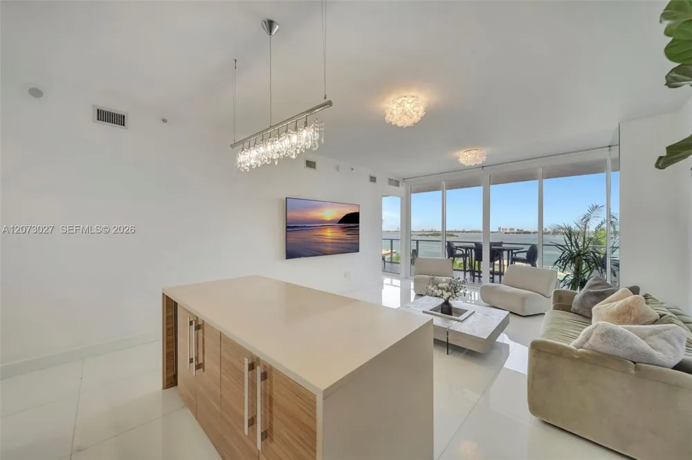 2020 Bayshore Dr #708 Miami, FL 33137