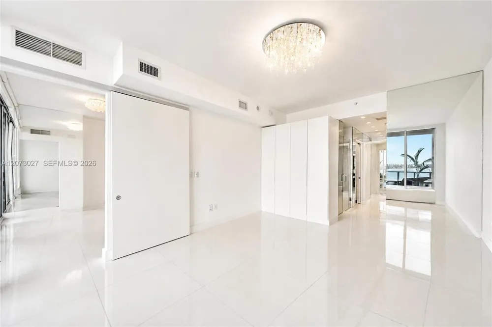 2020 Bayshore Dr #708 Miami, FL 33137