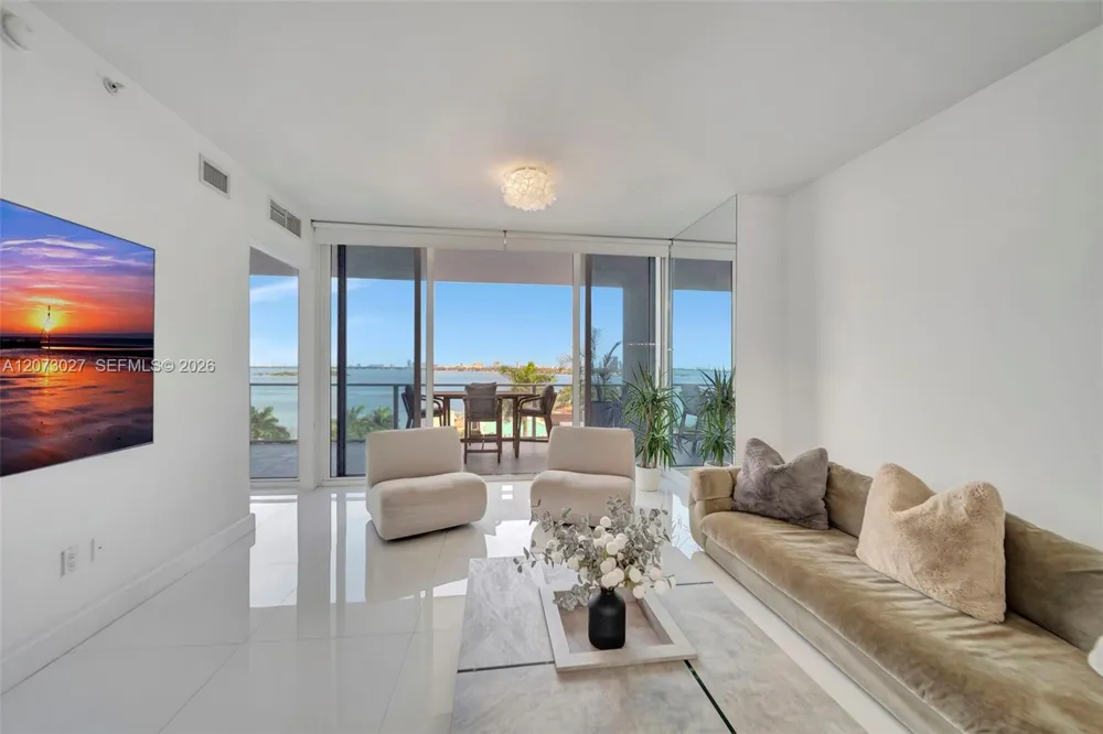 2020 Bayshore Dr #708 Miami, FL 33137