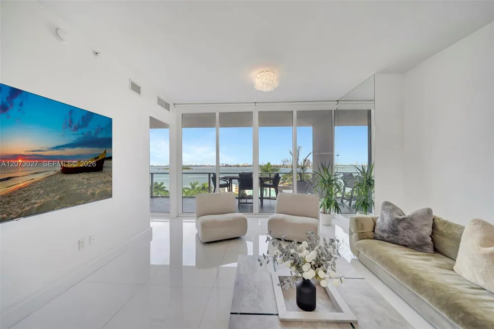 2020 Bayshore Dr #708 Miami, FL 33137