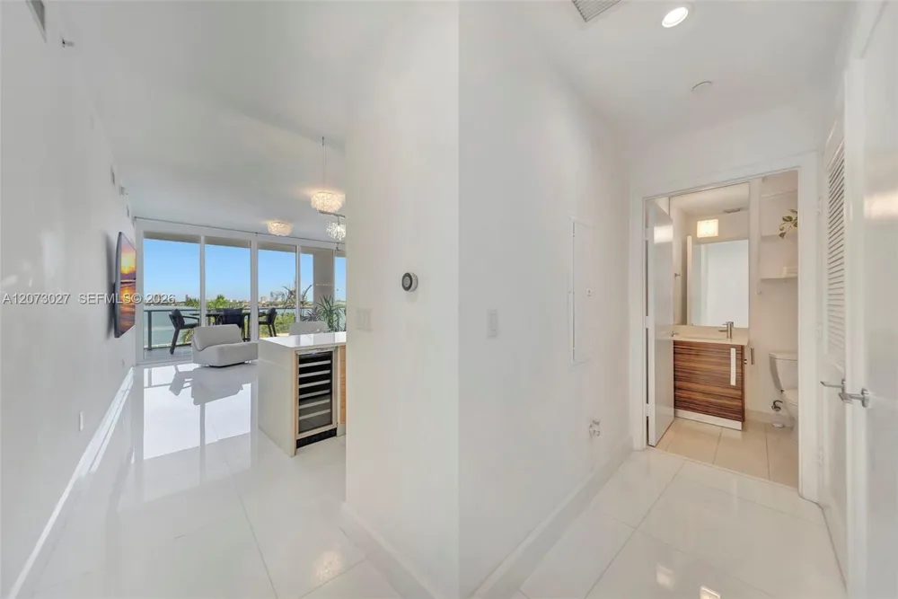 2020 Bayshore Dr #708 Miami, FL 33137