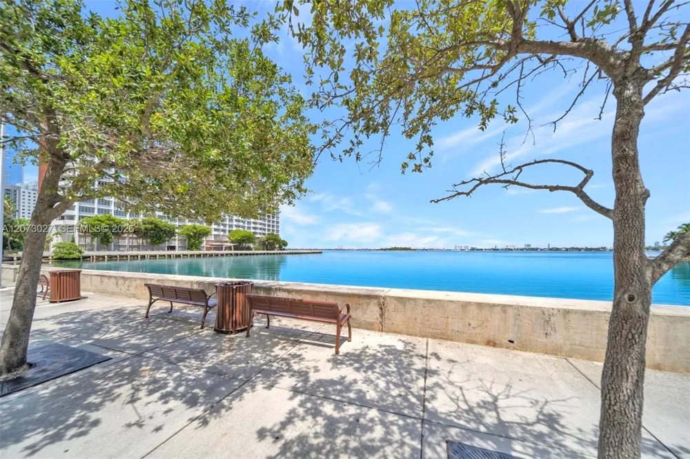2020 Bayshore Dr #708 Miami, FL 33137