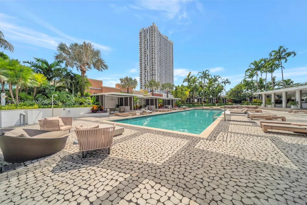 2020 Bayshore Dr #708 Miami, FL 33137