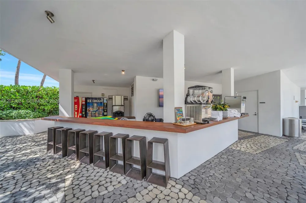 2020 Bayshore Dr #708 Miami, FL 33137