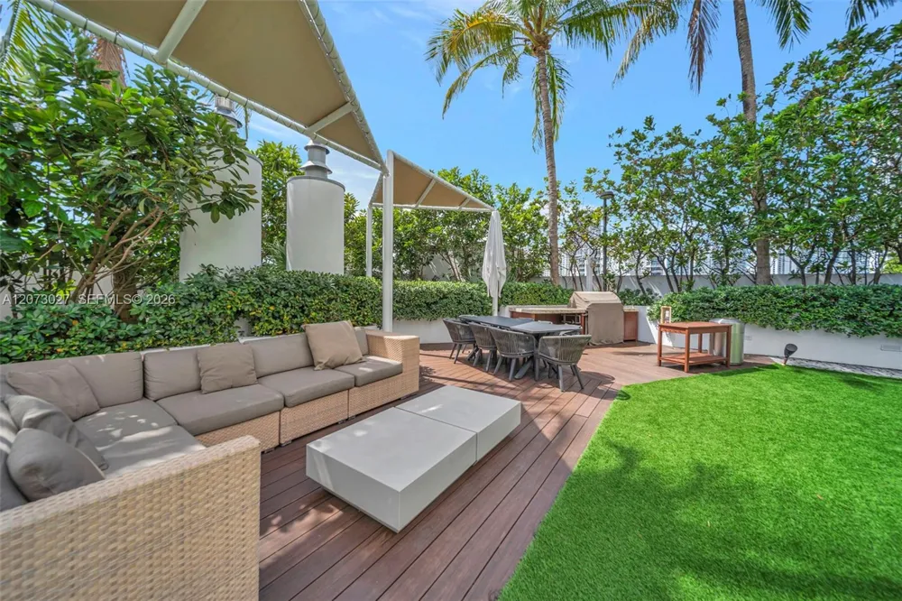 2020 Bayshore Dr #708 Miami, FL 33137