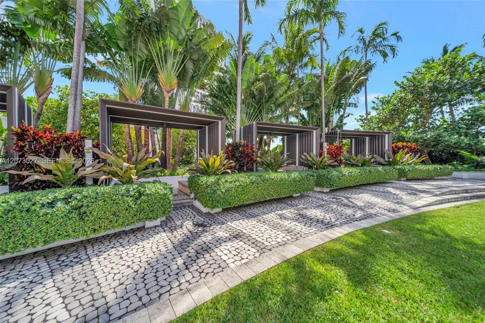 2020 Bayshore Dr #708 Miami, FL 33137