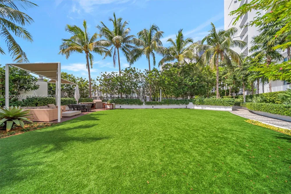2020 Bayshore Dr #708 Miami, FL 33137