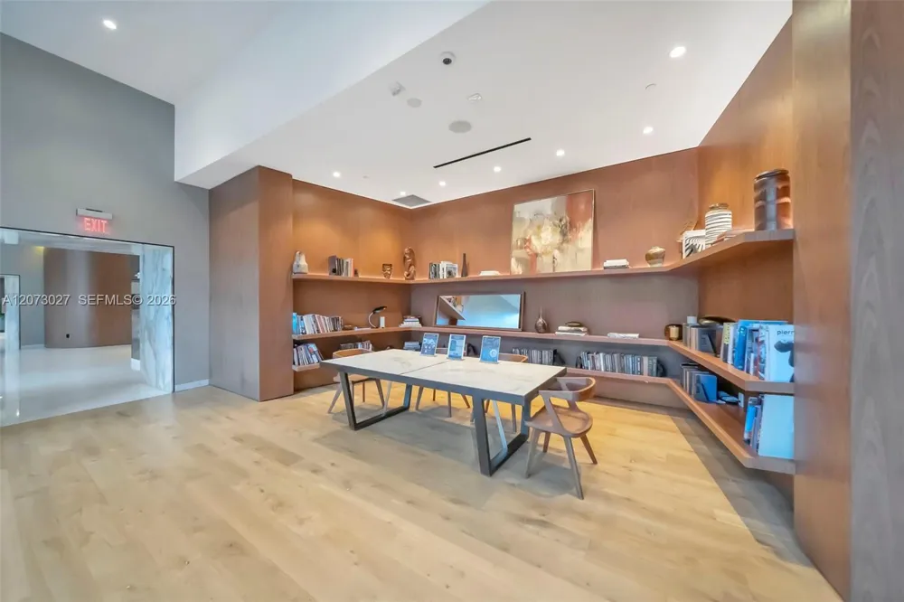 2020 Bayshore Dr #708 Miami, FL 33137