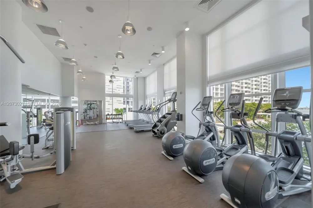 2020 Bayshore Dr #708 Miami, FL 33137
