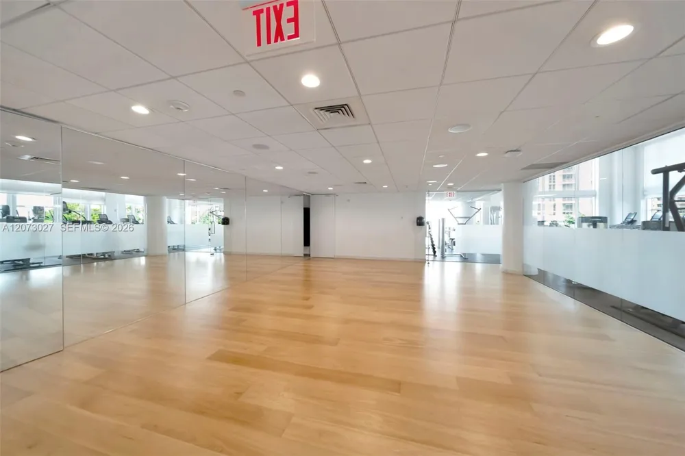 2020 Bayshore Dr #708 Miami, FL 33137