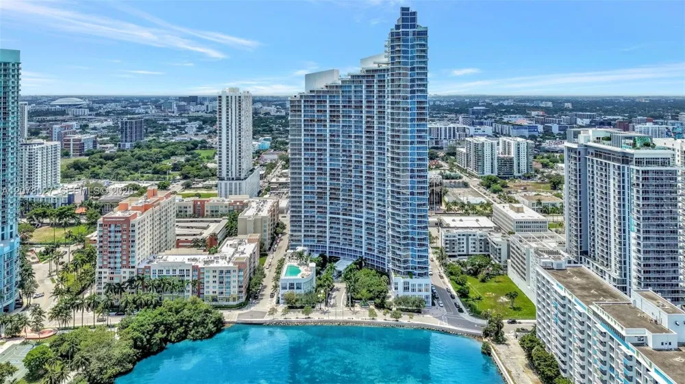 2020 Bayshore Dr #708 Miami, FL 33137