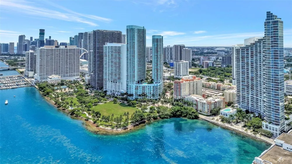 2020 Bayshore Dr #708 Miami, FL 33137