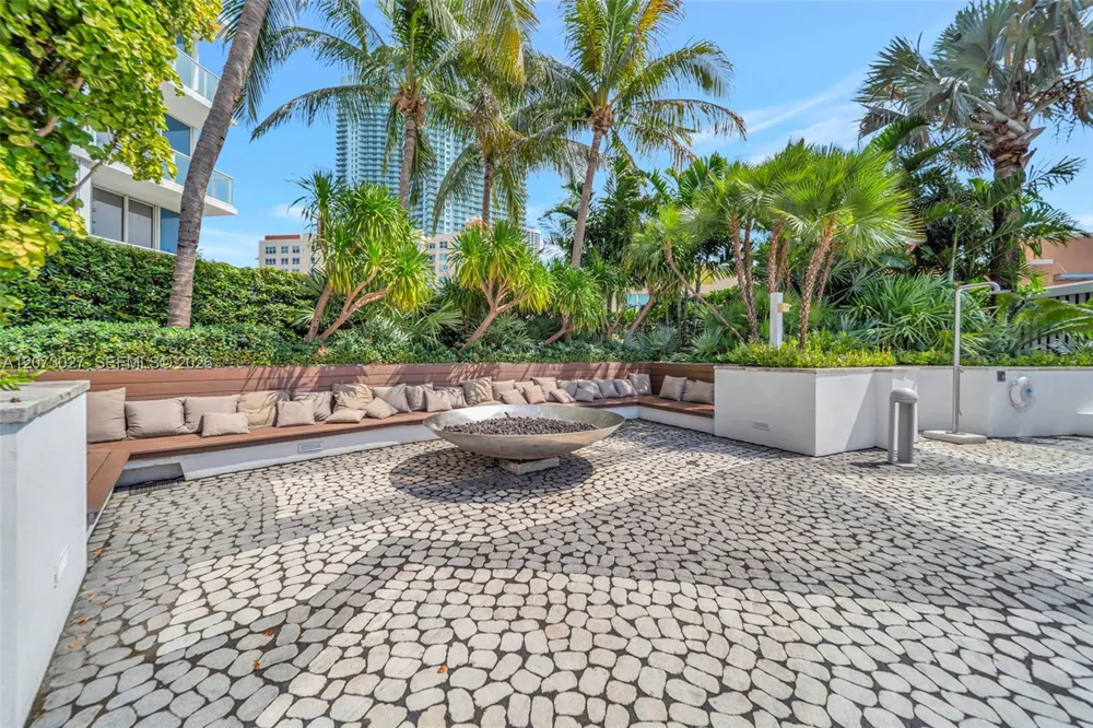 2020 Bayshore Dr #708 Miami, FL 33137