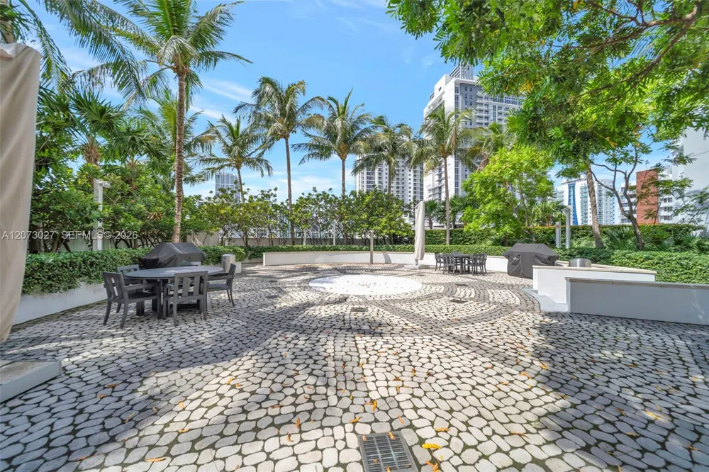 2020 Bayshore Dr #708 Miami, FL 33137