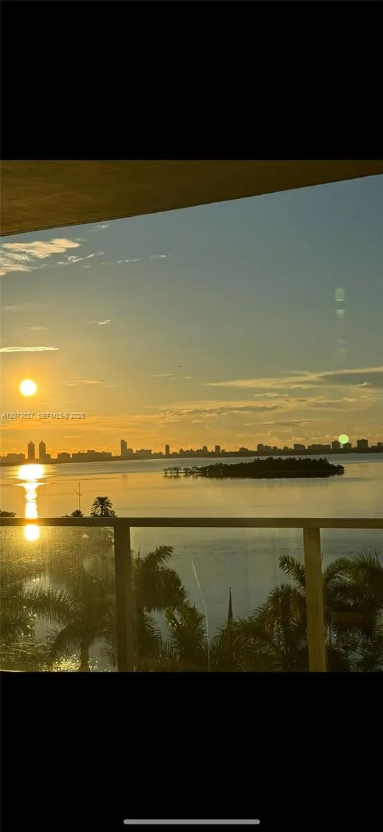 2020 Bayshore Dr #708 Miami, FL 33137