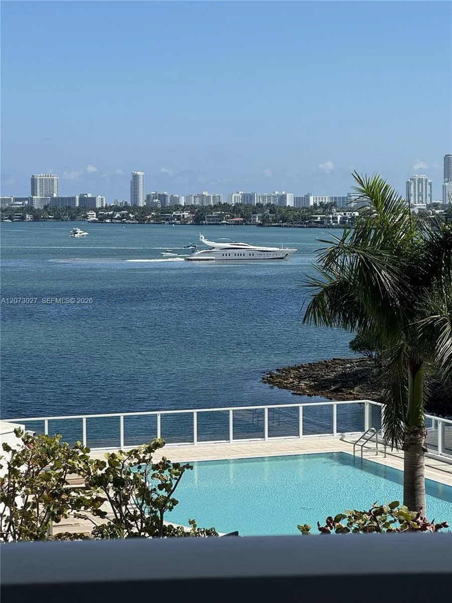 2020 Bayshore Dr #708 Miami, FL 33137