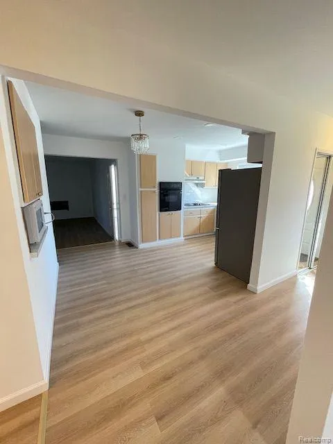 17423 MOORS Fraser City, MI 48026