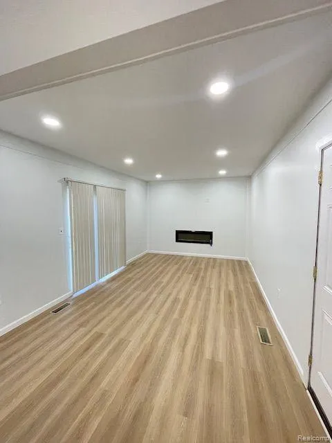 17423 MOORS Fraser City, MI 48026