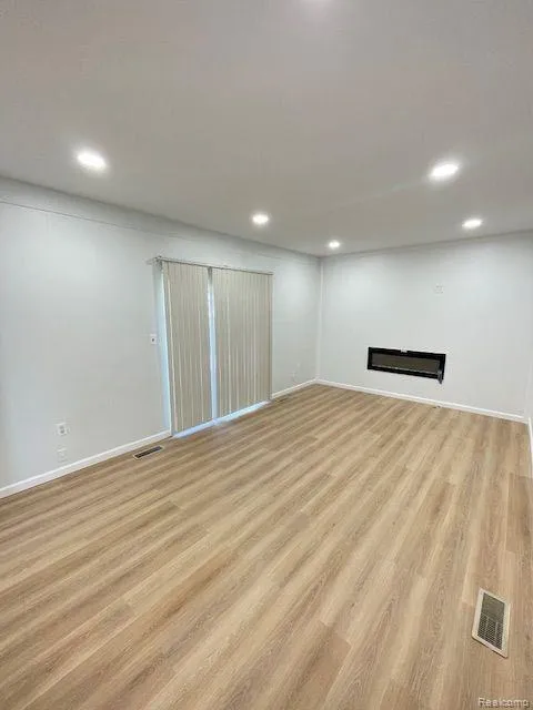 17423 MOORS Fraser City, MI 48026