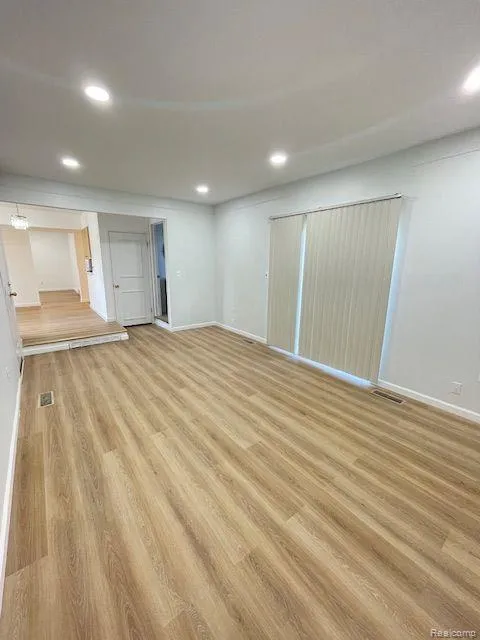 17423 MOORS Fraser City, MI 48026